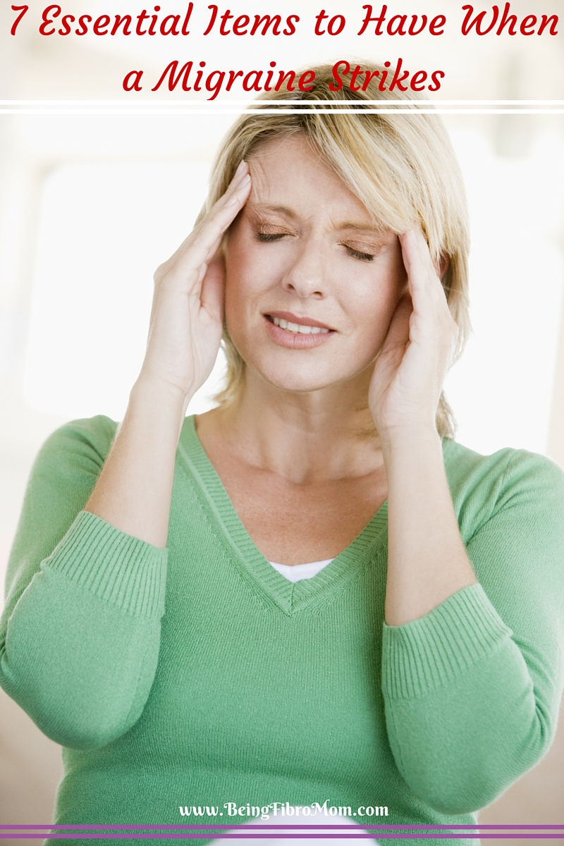 7 Essential Items to Have When a Migraine Strikes #migraine